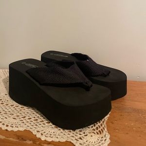 Chunky heeled Y2K sandals by Lower East Side.